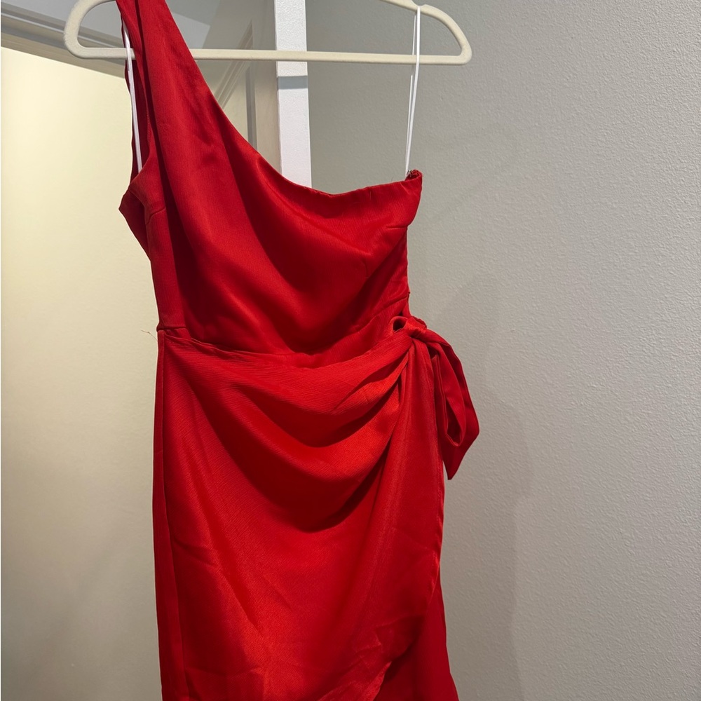 Elegant Red One-Shoulder Dress